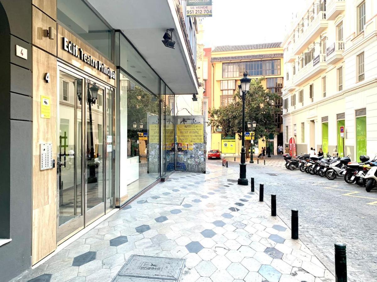 Homely Malaga Plaza Del Teatro Exterior foto